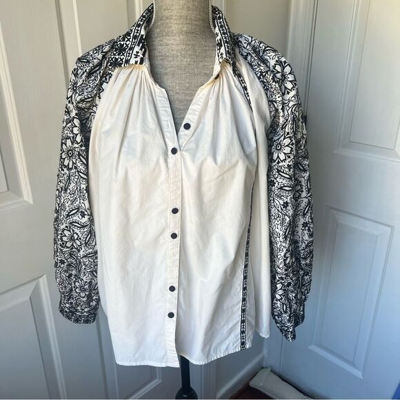 Roller Rabbit Embroidered Top Bishop Sleeves OVERSIZED Button Up Medium - Picture 3 of 7